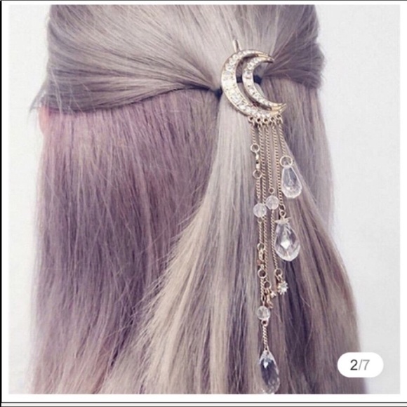 Accessories - 🖤NWT••• Moon Rhinestone Hair Clip